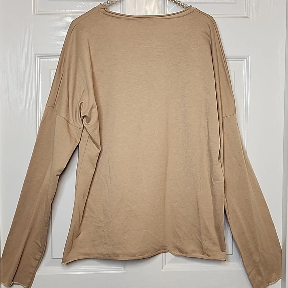 Lilicloth Womens Light Longsleeve Tan Black Graphic Sweatshirt Pullover Top - Picture 2 of 6
